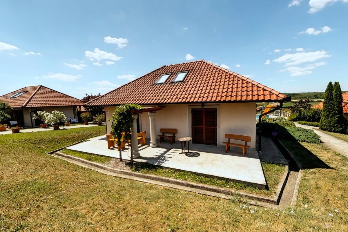 Egri Korona Borhaz Es Wellness Hotel Demjén Εξωτερικό φωτογραφία