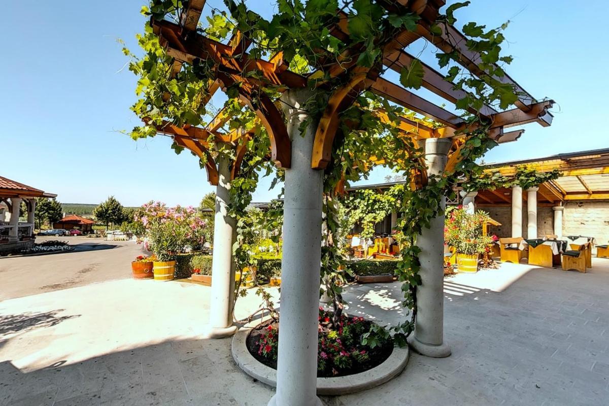 Egri Korona Borhaz Es Wellness Hotel Demjén Εξωτερικό φωτογραφία