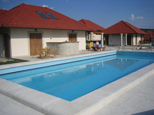 Egri Korona Borhaz Es Wellness Hotel Demjén Εξωτερικό φωτογραφία
