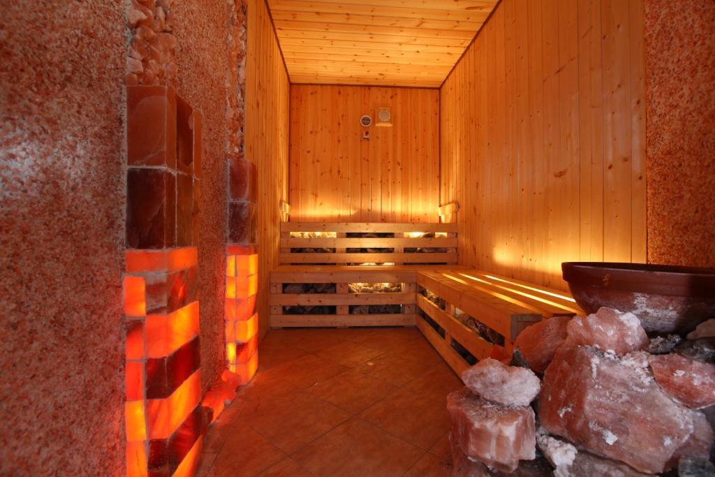 Egri Korona Borhaz Es Wellness Hotel Demjén Εξωτερικό φωτογραφία