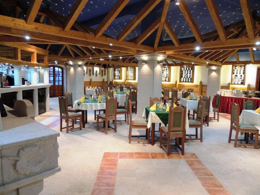 Egri Korona Borhaz Es Wellness Hotel Demjén Εξωτερικό φωτογραφία